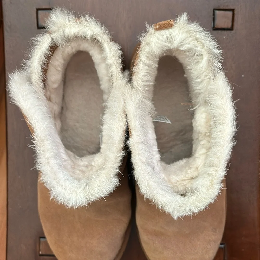 UGG classic mini